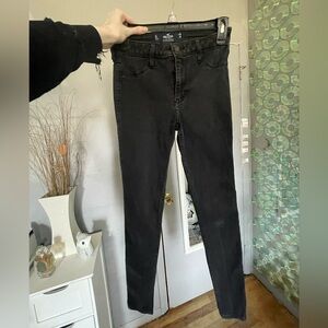 hollister High-Rise black skinny jeans
